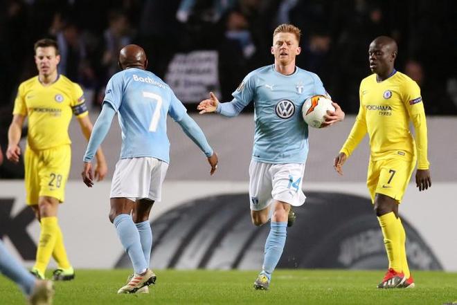 备受瞩目的 备受瞩目的